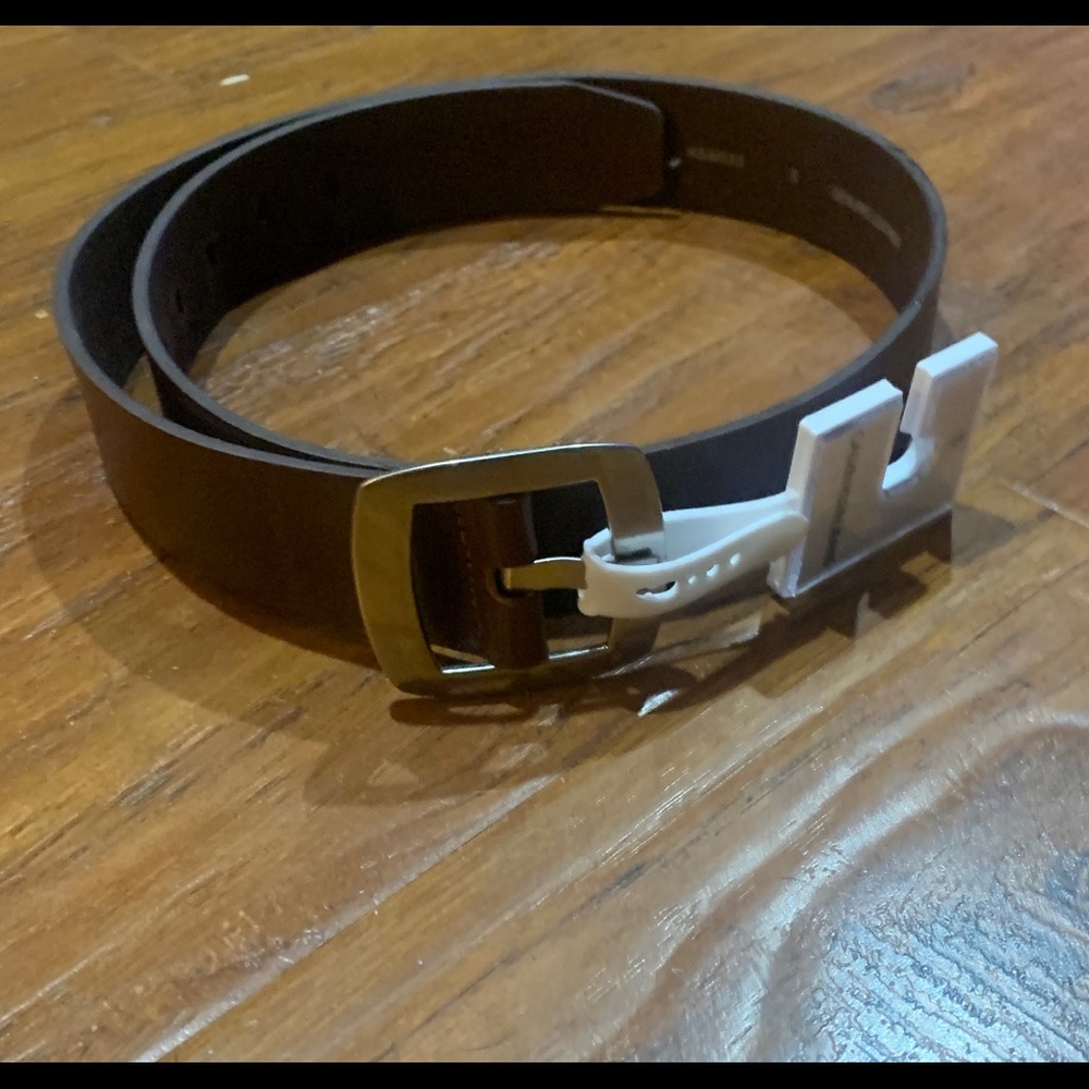 Women’s brown leather belt
